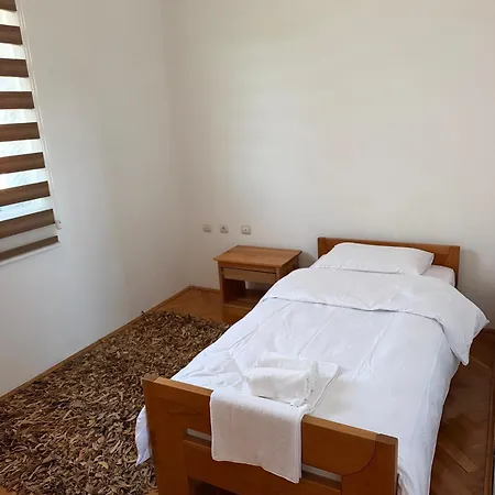 Hana House بيت للعطل بودغوريتْسا